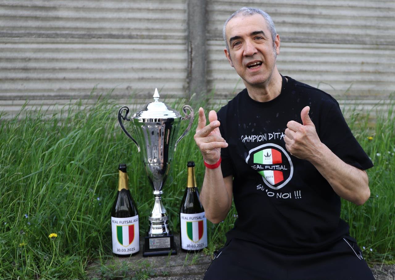 Campioni con il trofeo