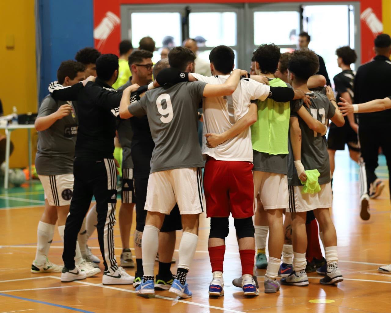 Abbraccio di squadra